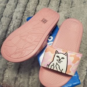 RIPnDip pink camp brand new slides never worn!